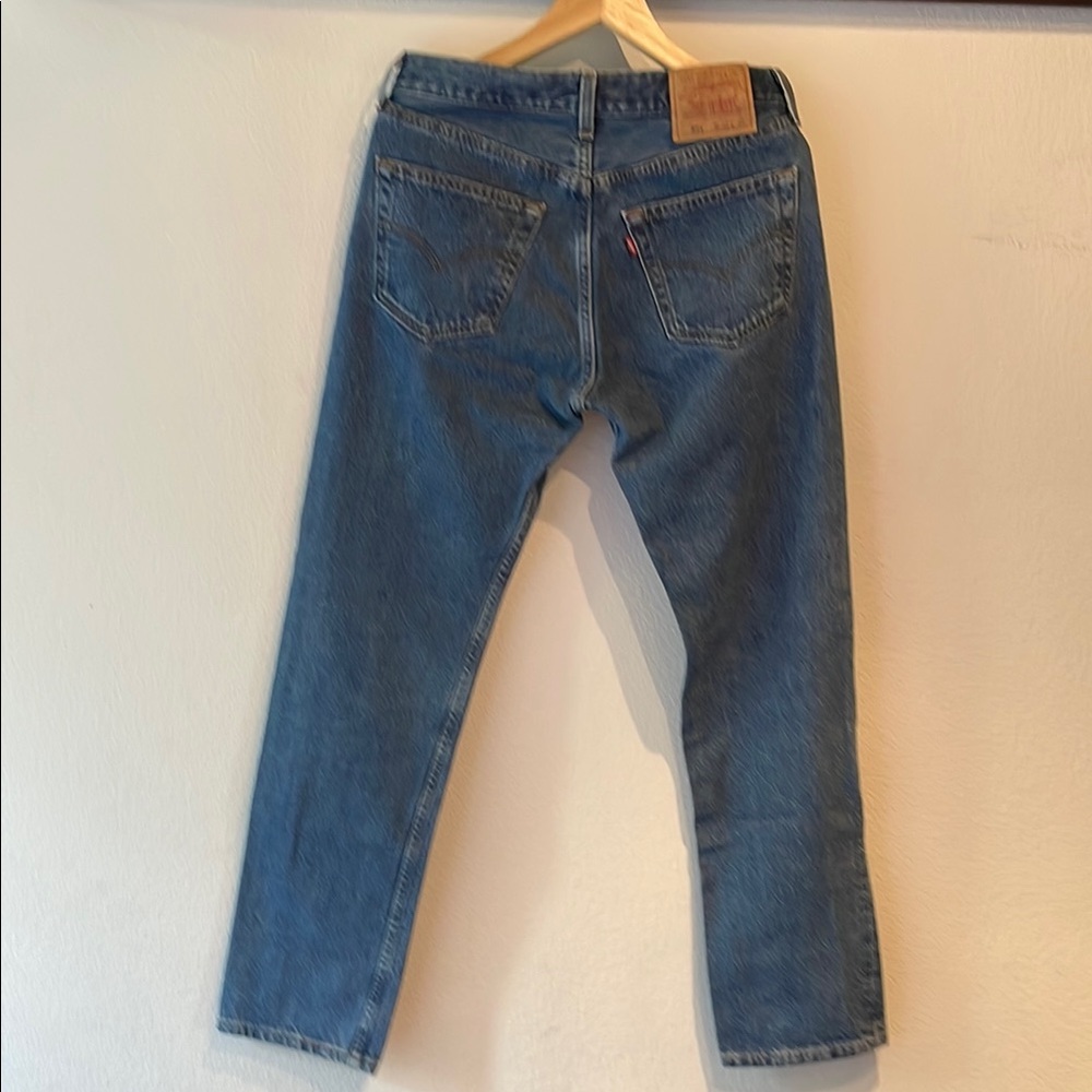 Levi’s Woman’s 501 Classic Straight Leg Blue Jeans, Size 31 x 32, EUC - Picture 2 of 13
